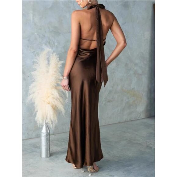 Backless Halter Neck Maxi Dress - Picture 10 of 15